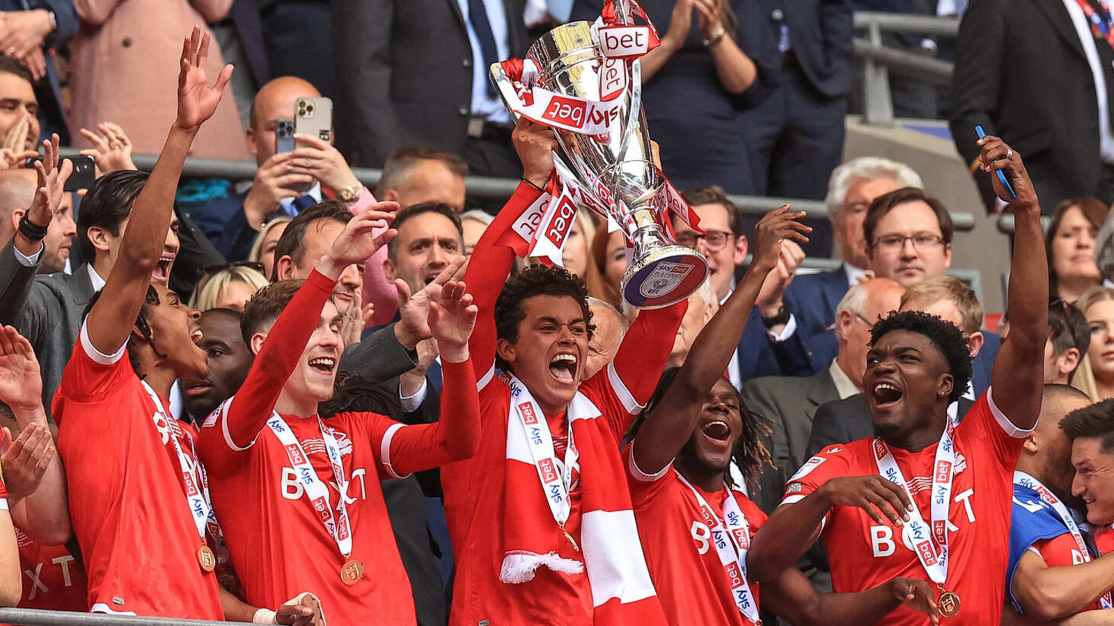 Nottingham Forest back in EPL for first time since 1999