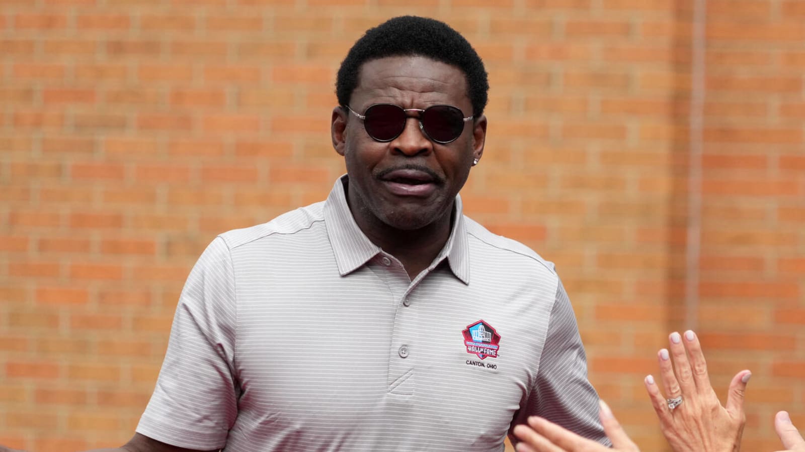 Cowboys legend Michael Irvin pulled from Super Bowl coverage