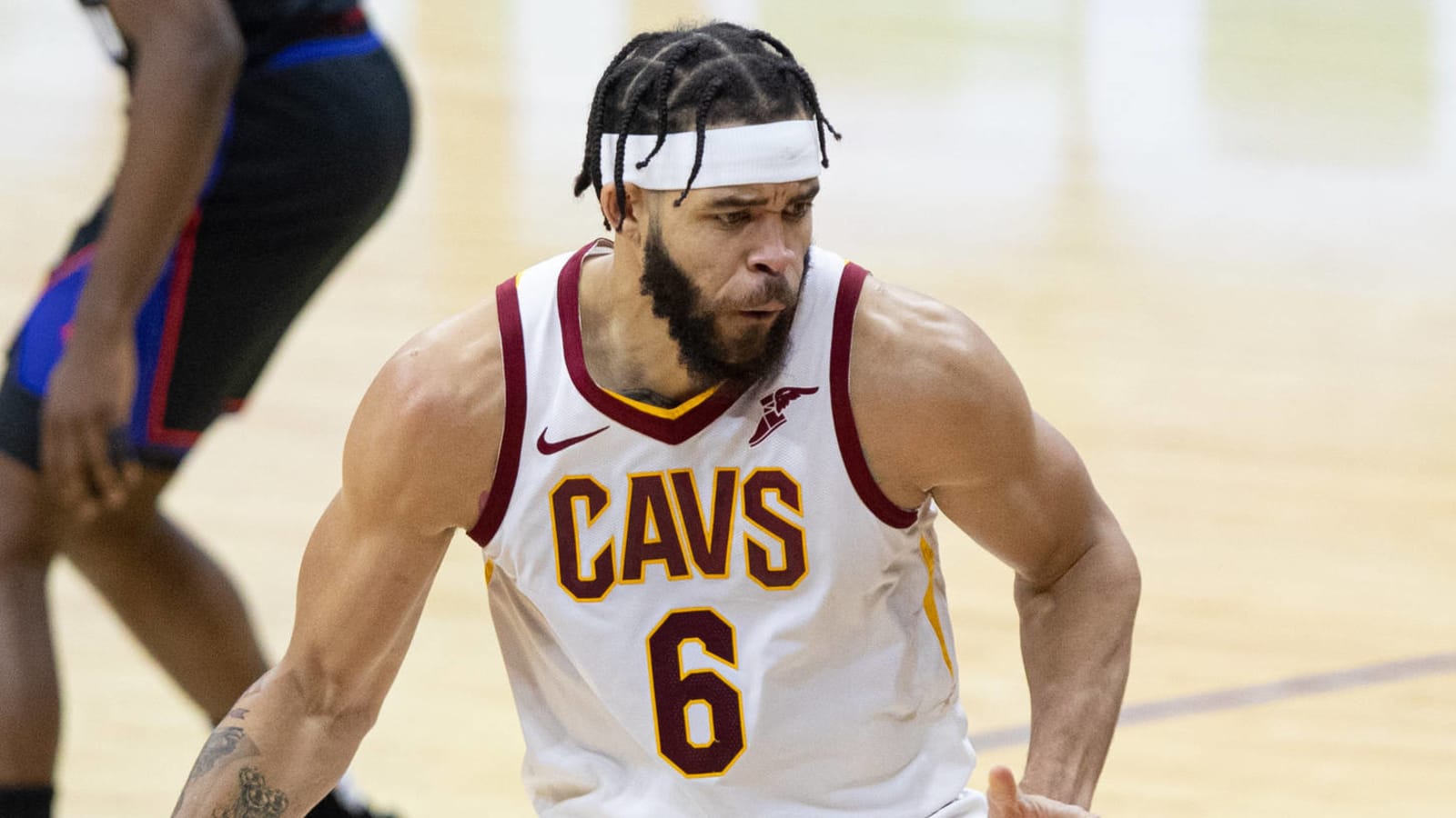 Nuggets acquire JaVale McGee from Cavs