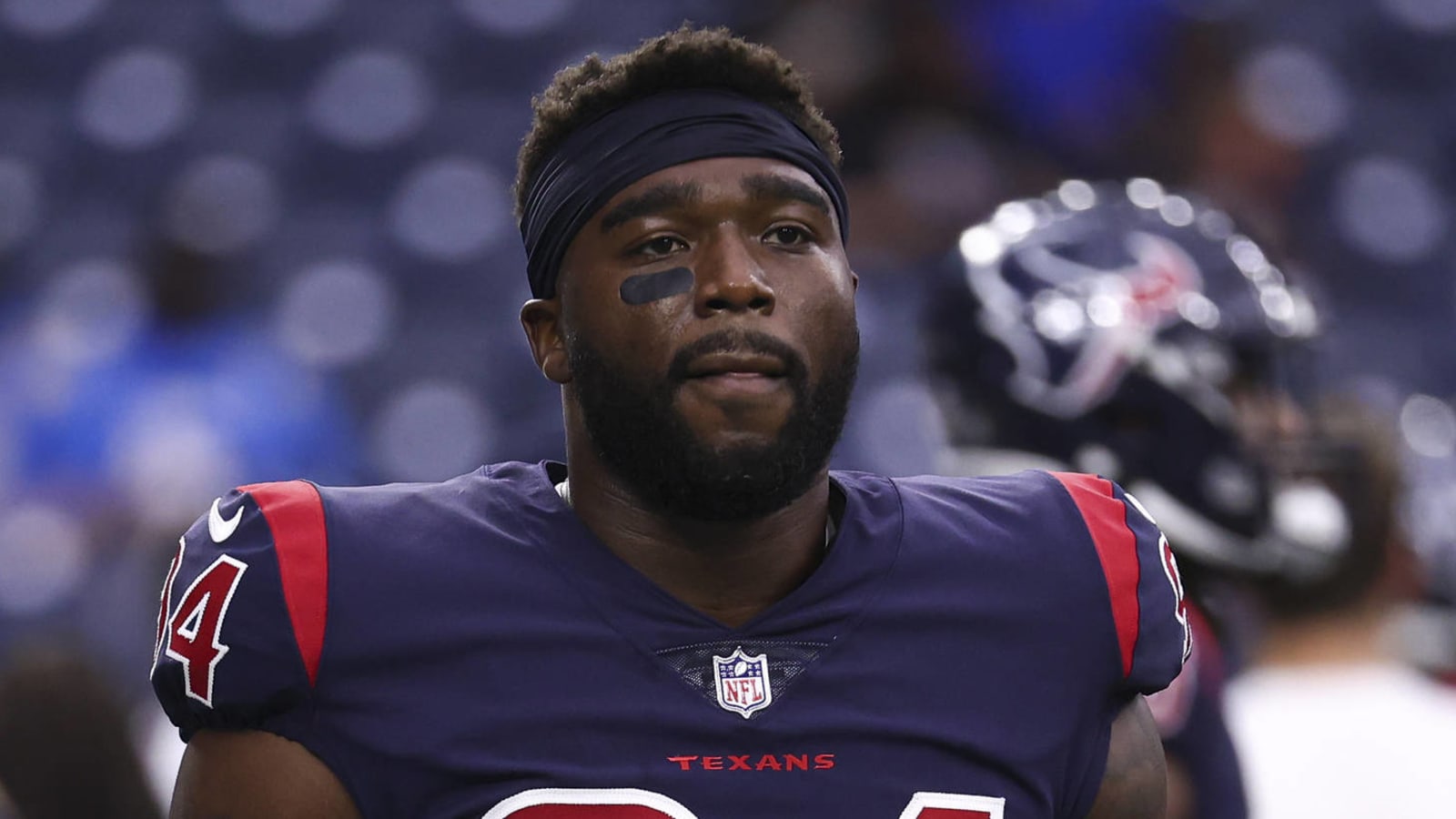 Ex-Texans DE takes shot at 'circus' in Houston