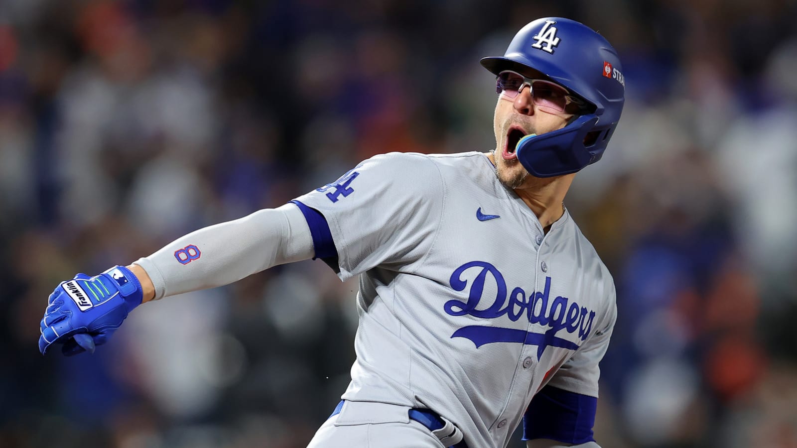 Watch: Enrique Hernandez hits another huge home run