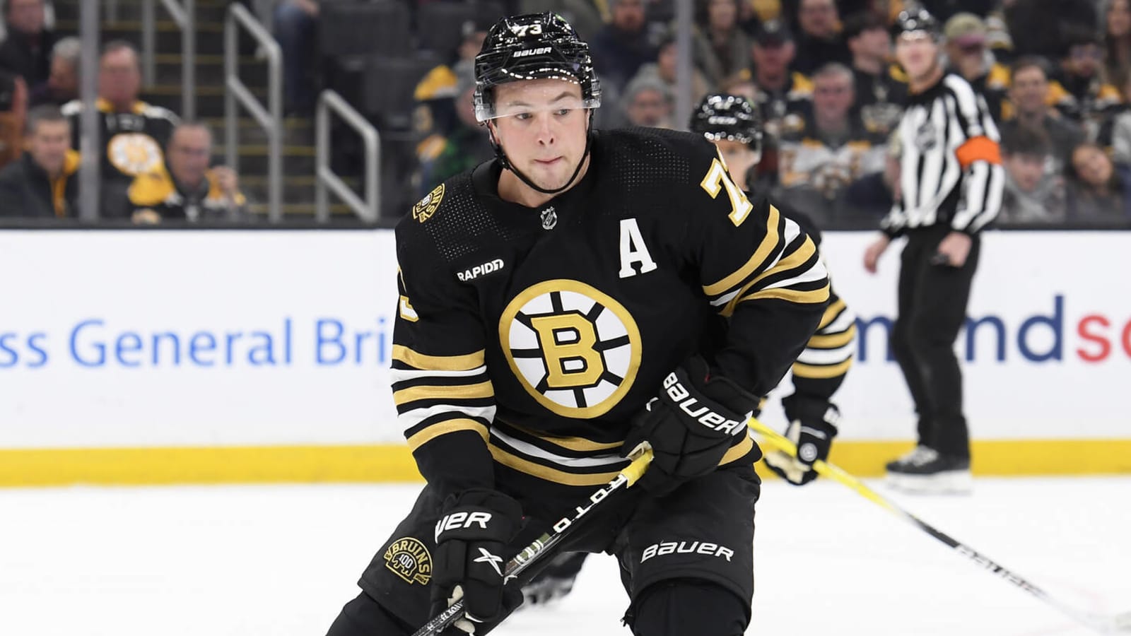 Bruins place two key players on IR