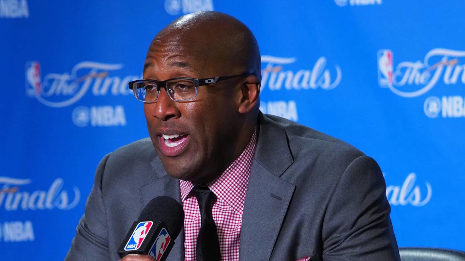 Mike Brown interviewing for Pacers HC job?