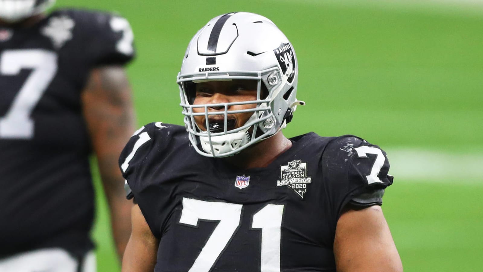 Raiders to re-sign OL Denzelle Good