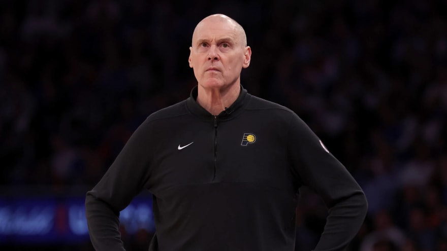 Watch: Bizarre non-call gets Pacers coach ejected