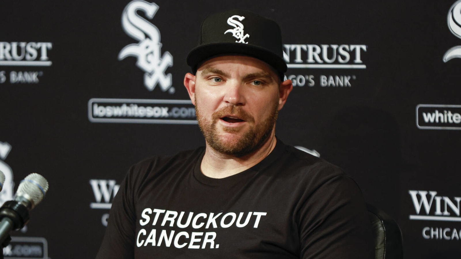 White Sox manager offers key updates on Liam Hendriks, others