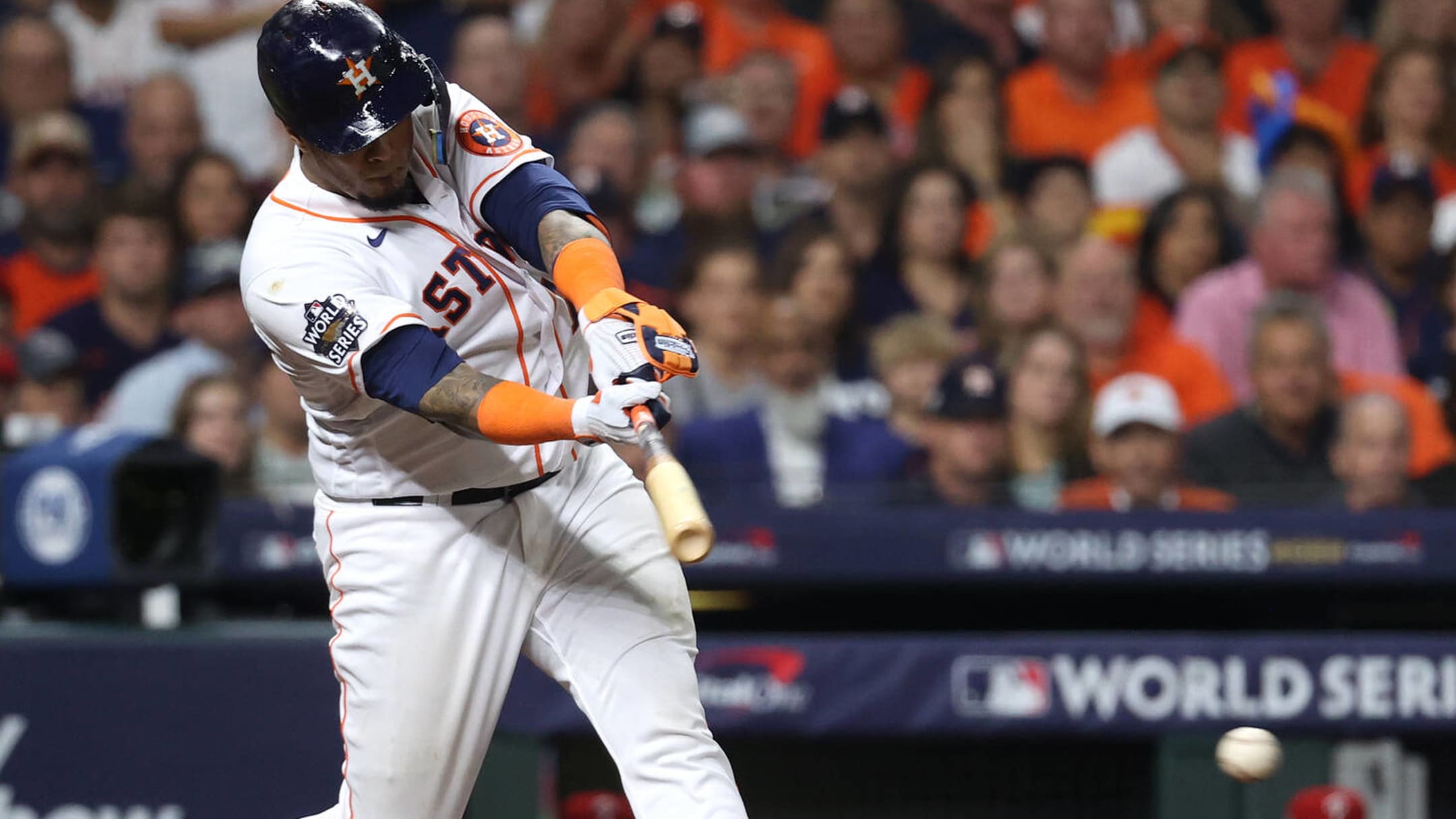 Astros catcher Martin Maldonado was using an illegal bat in Game 1