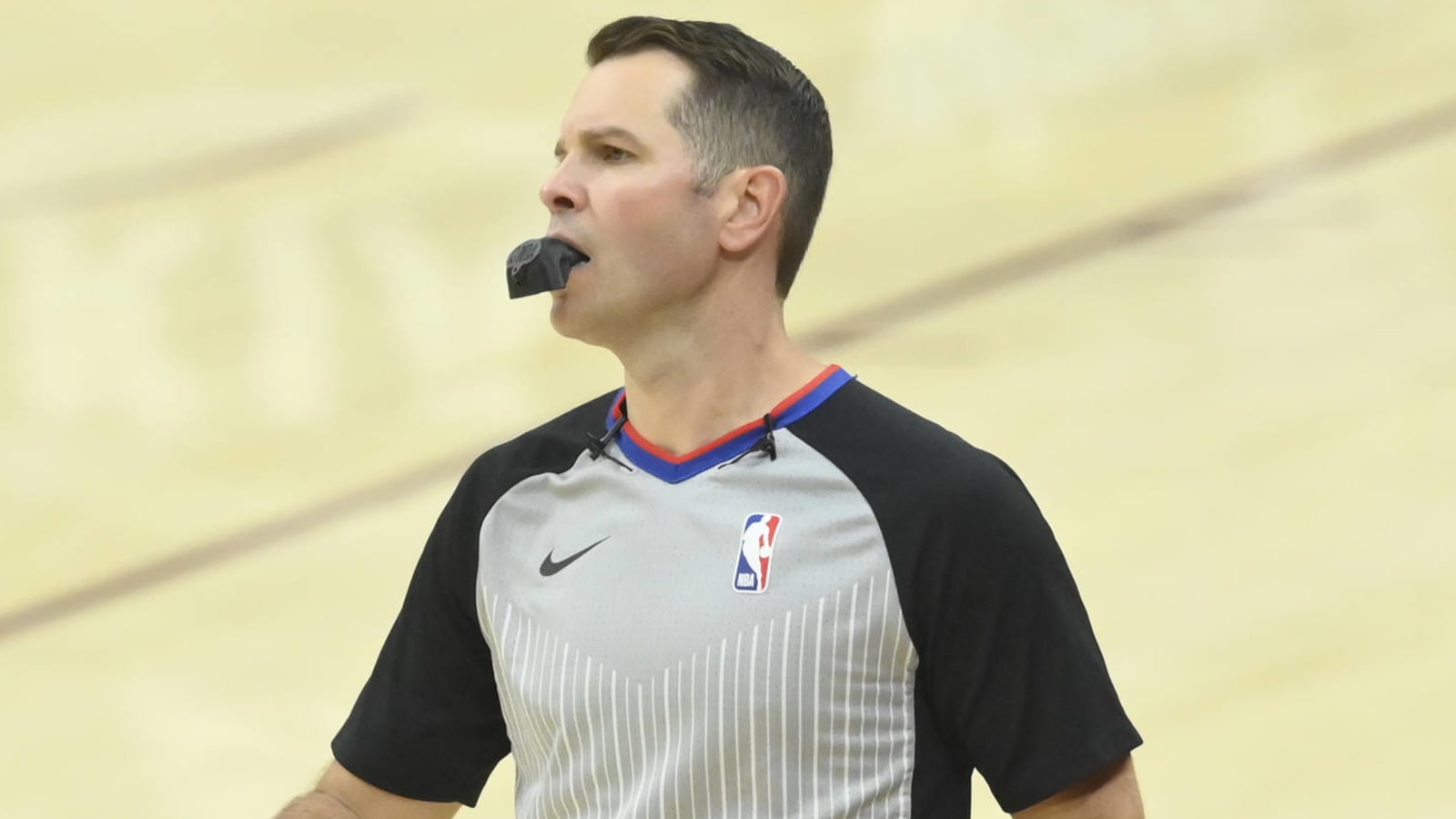 Refs in game made massive blunder Yardbarker