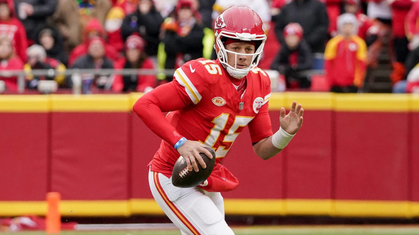 Video shows Patrick Mahomes lambasting Chiefs offensive line