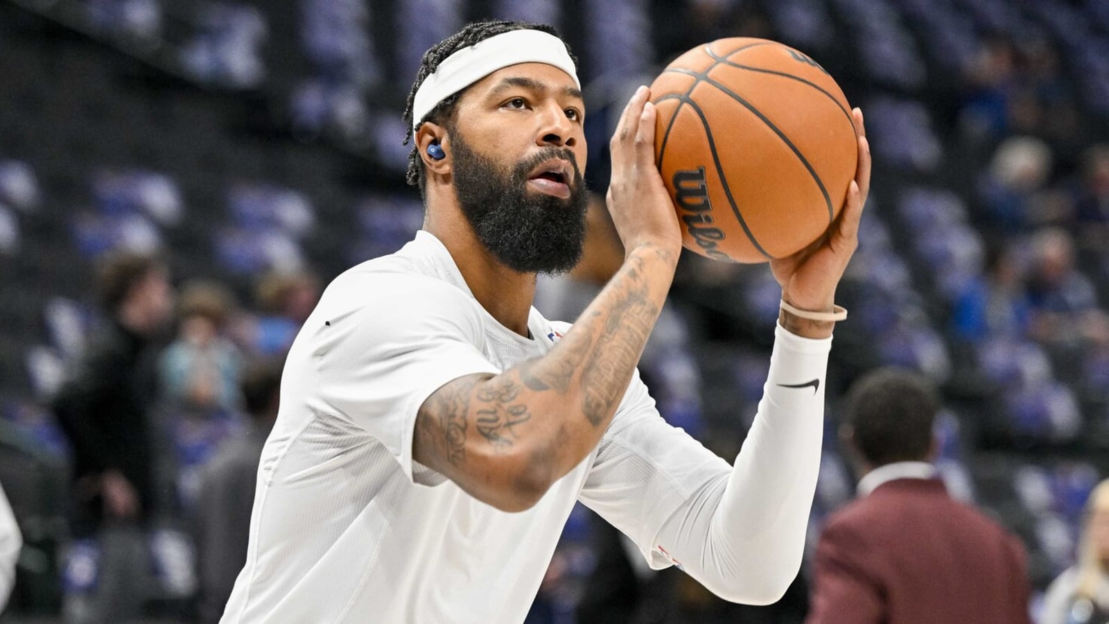 NBA champion returns to complete Mavericks roster