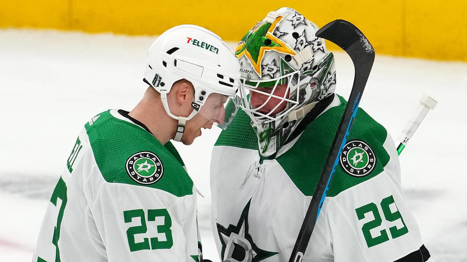 Stars tie series with another road win over Golden Knights