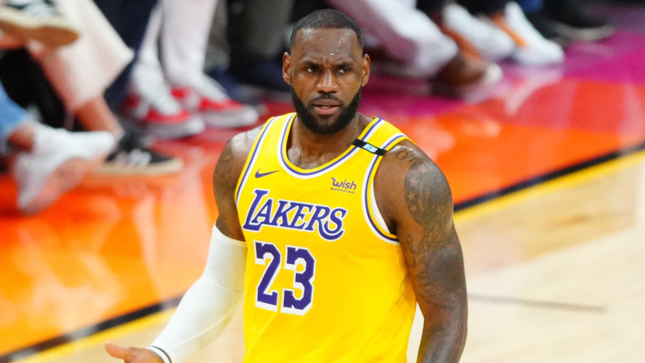 LeBron James: Lakers star is switching jersey numbers back to 6