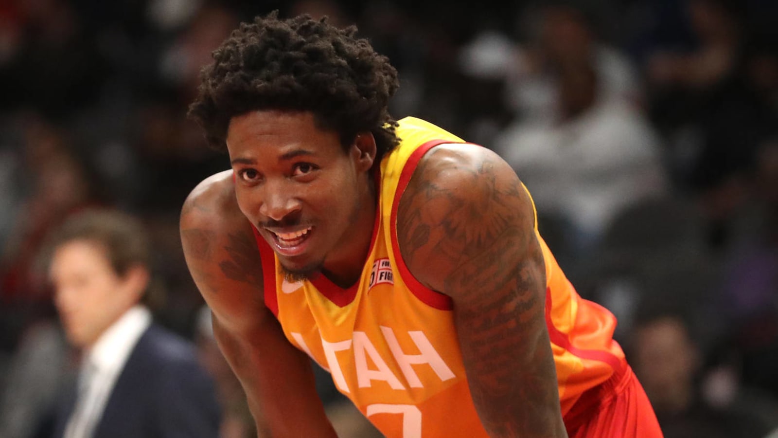 Knicks trade Ed Davis to Wolves for two players, draft pick