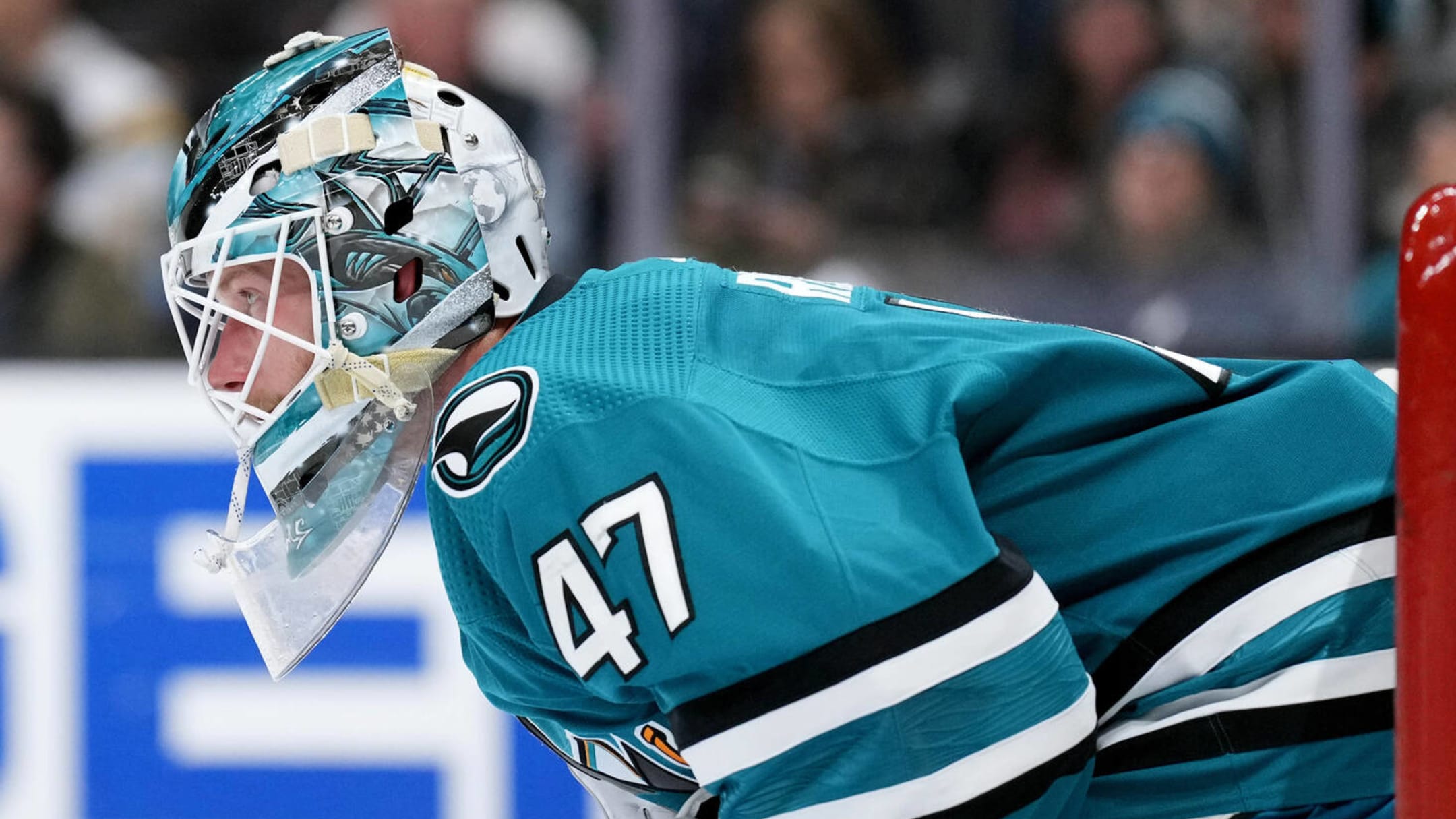 19 San Jose Sharks players wear Pride warmup jersey, 1 does not