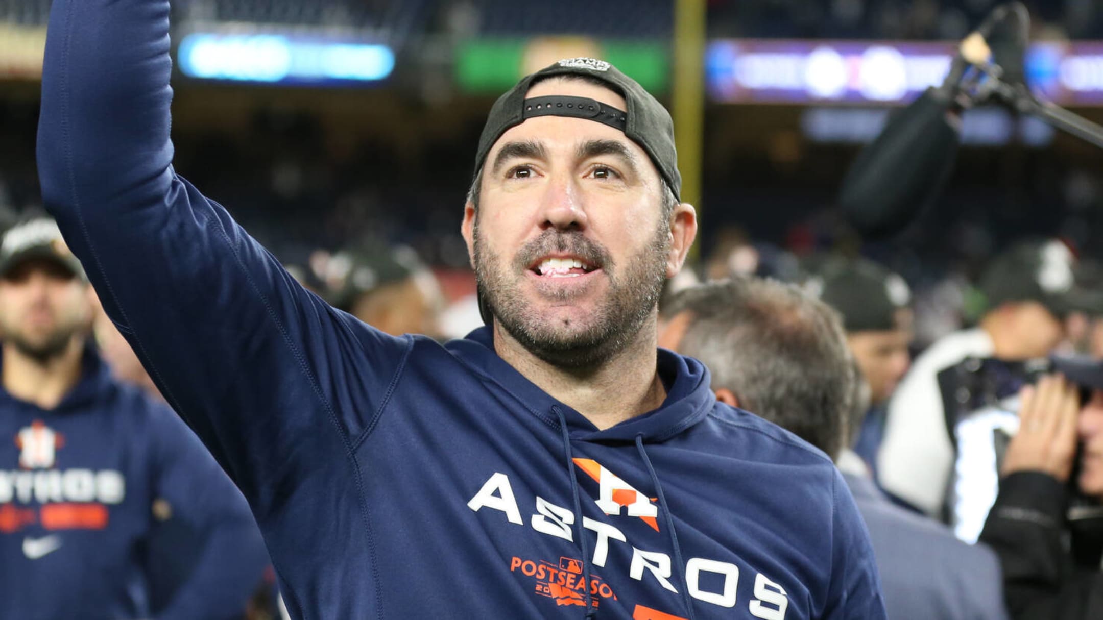 Justin Verlander declines $25M Houston Astros option, becomes free agent