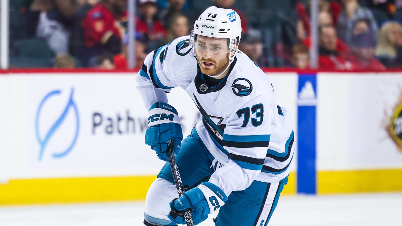 Maple Leafs sign former Sharks center to PTO