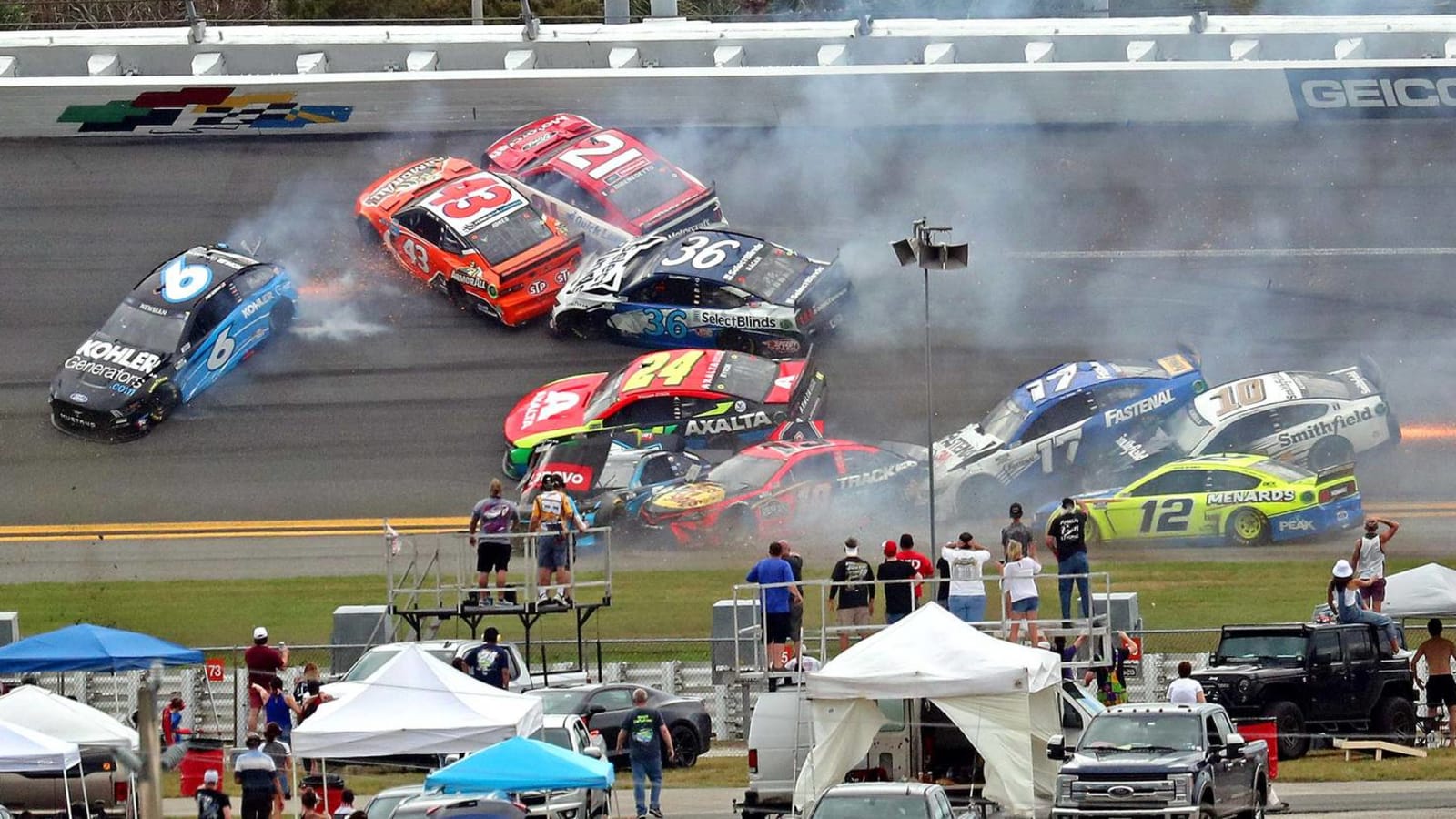 Watch: Huge crash takes out 16 cars early in Daytona 500