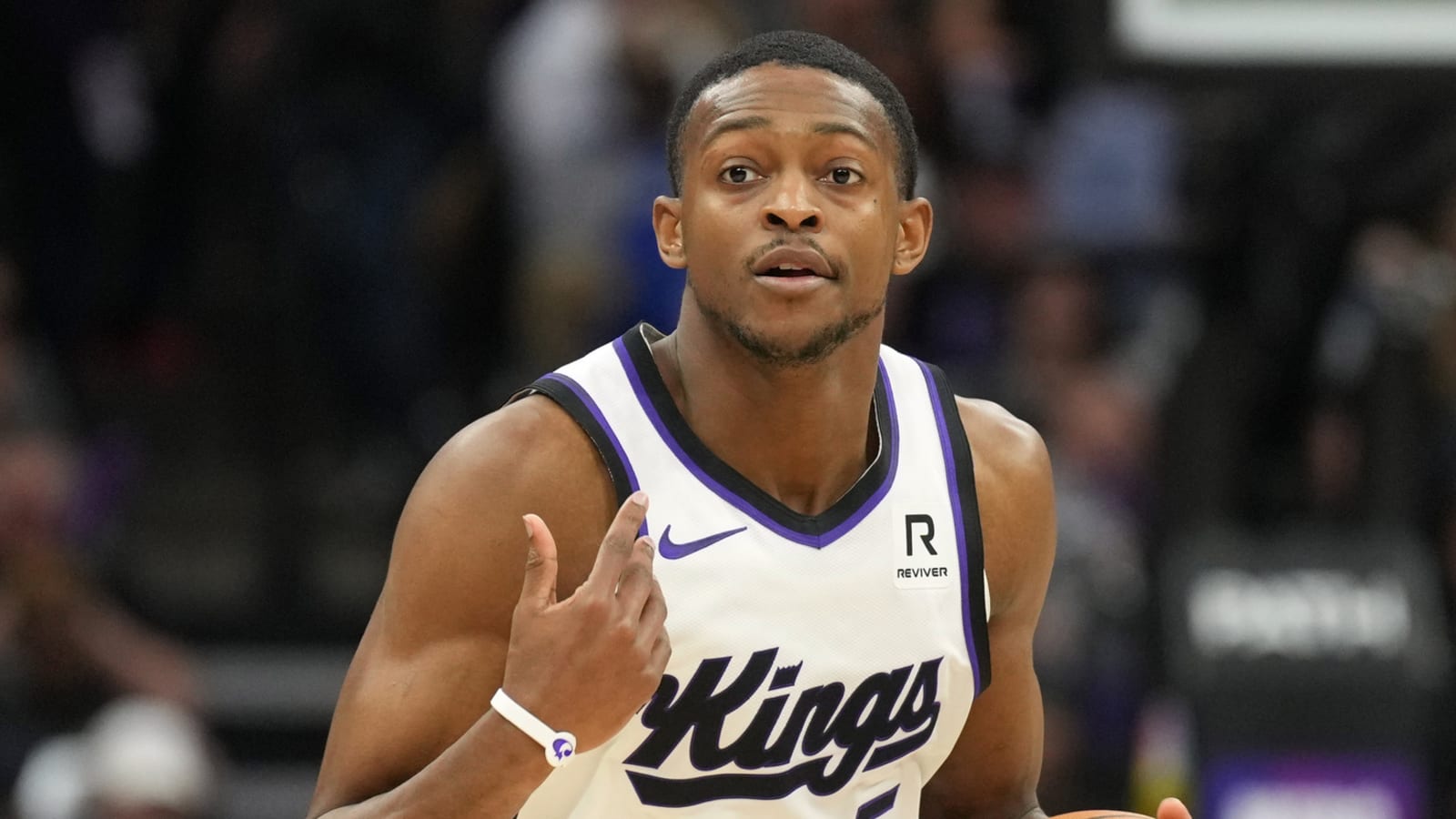 Spurs land De’Aaron Fox in another bombshell trade