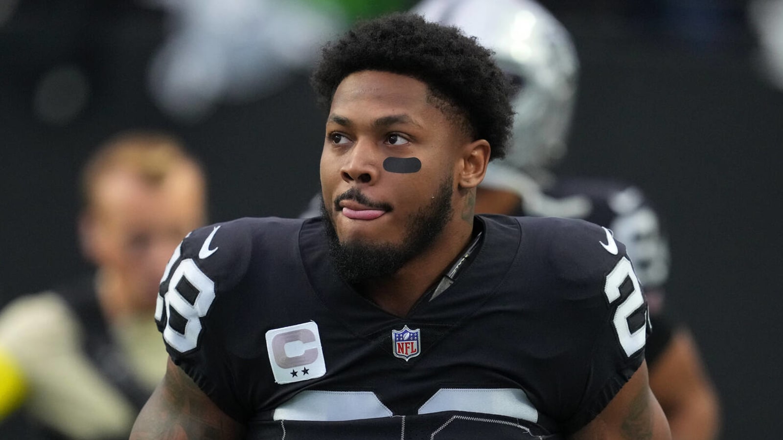 Raiders agree to reworked deal with All-Pro