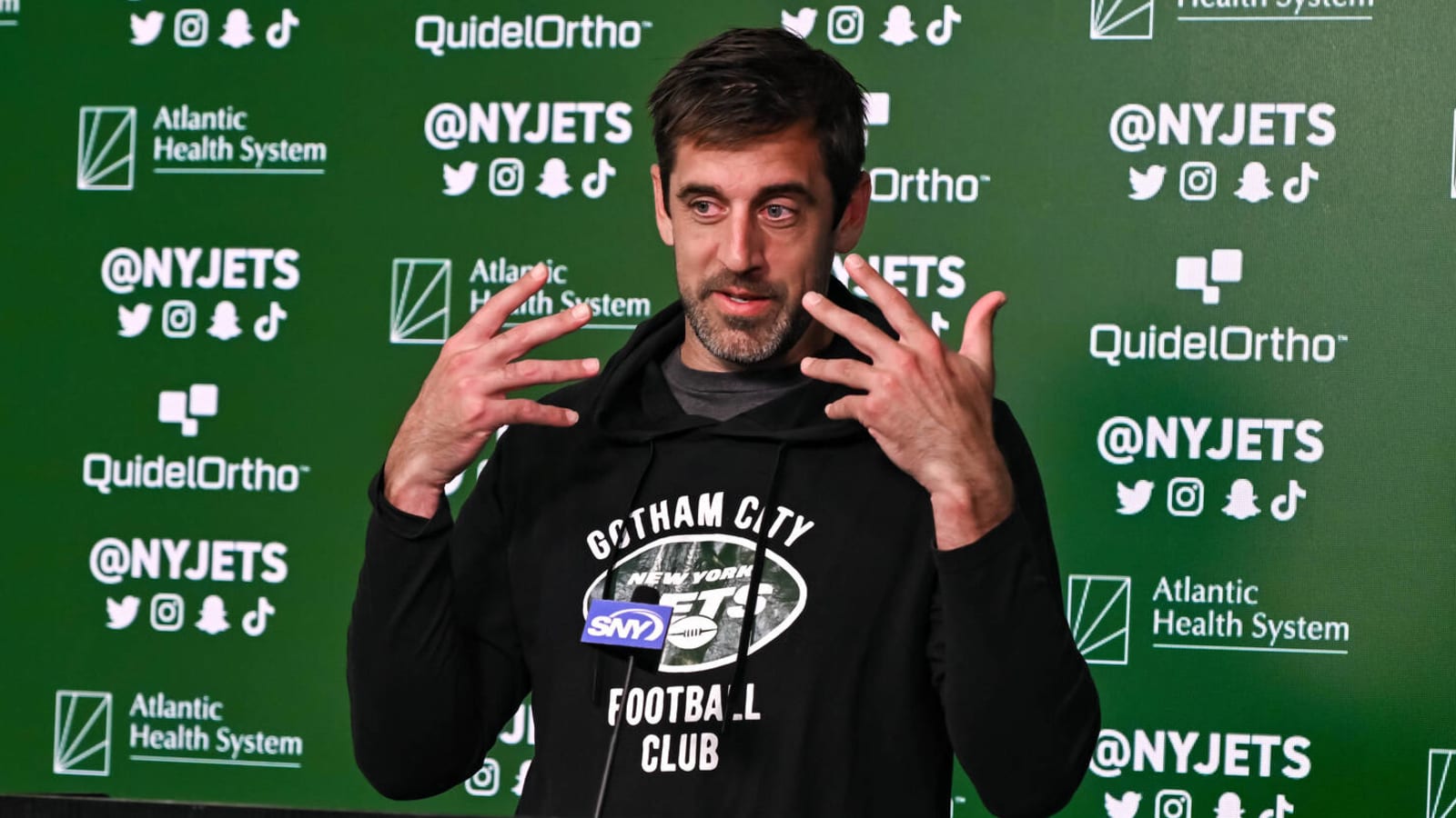 Aaron Rodgers shares thoughts on young Jets stars