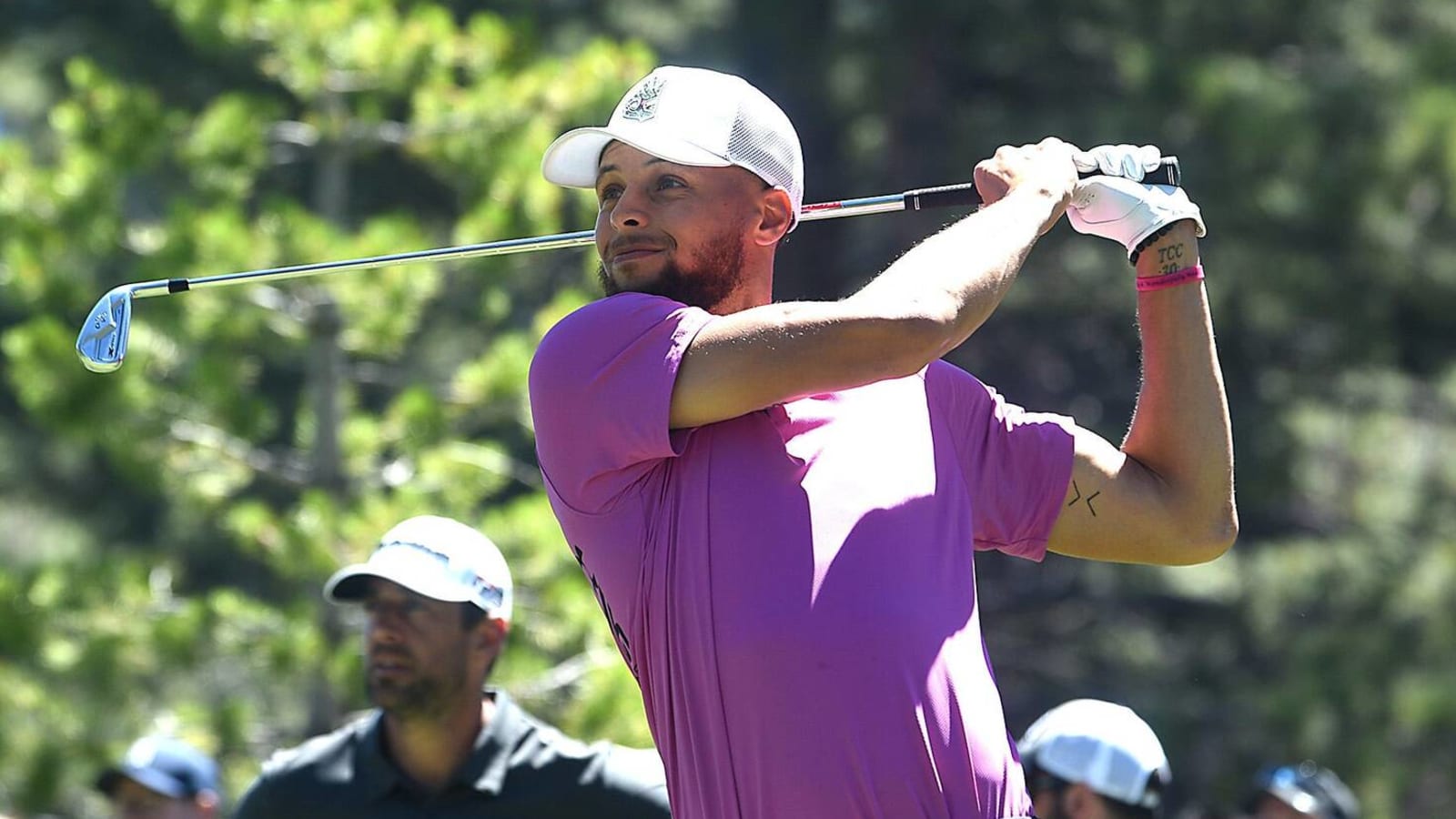 Stephen Curry drains 97-yard eagle at celebrity pro-am