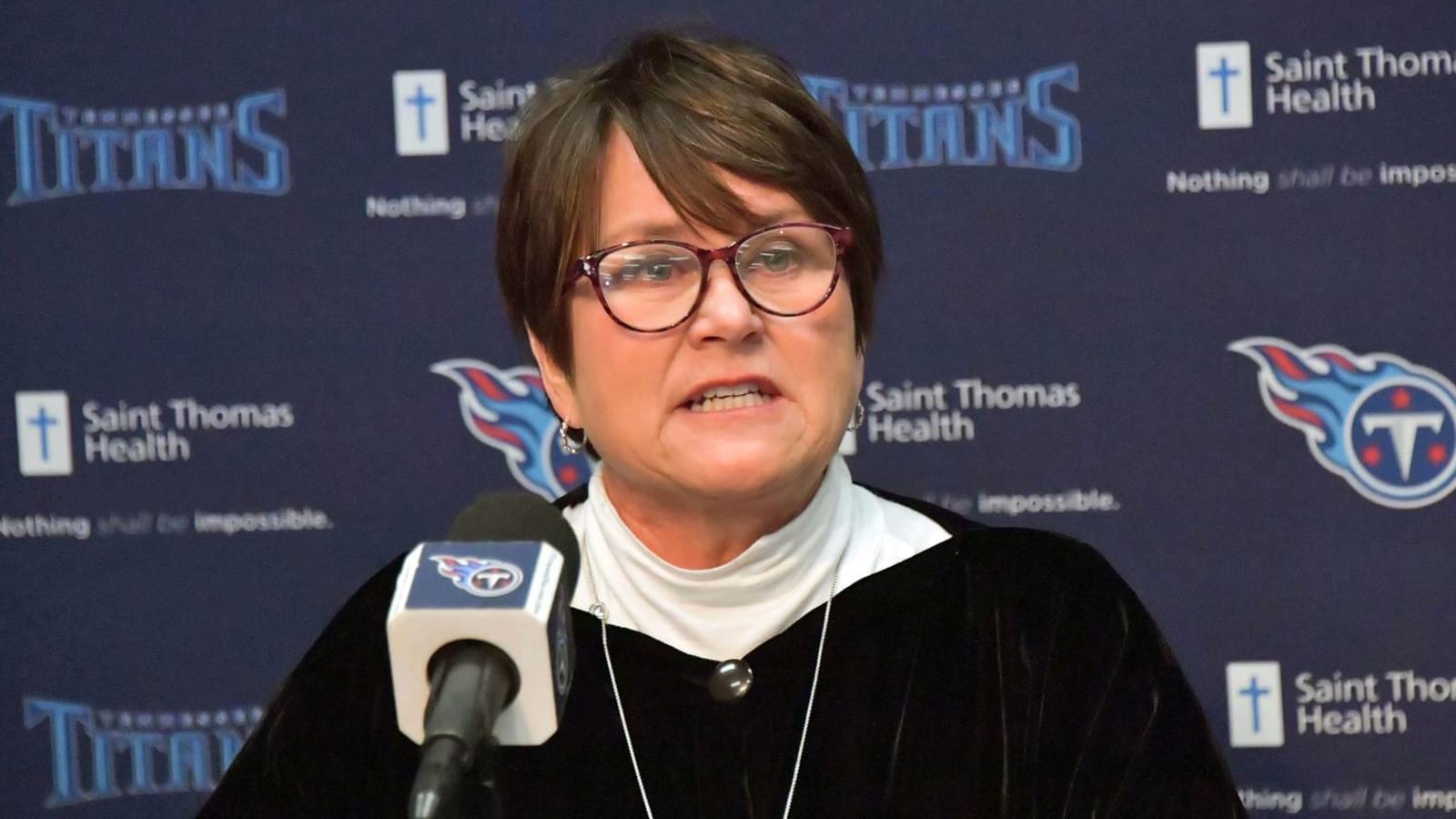 Amy Adams Strunk remains in control of Titans