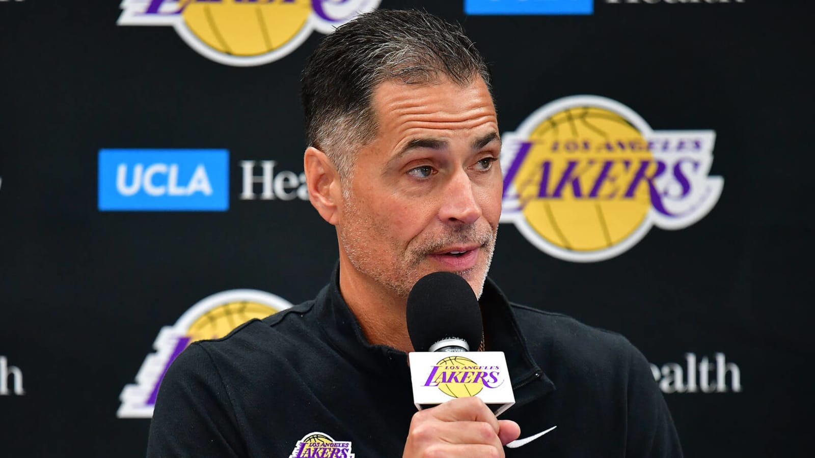 Report: Lakers not expected to make any trades before Thanksgiving