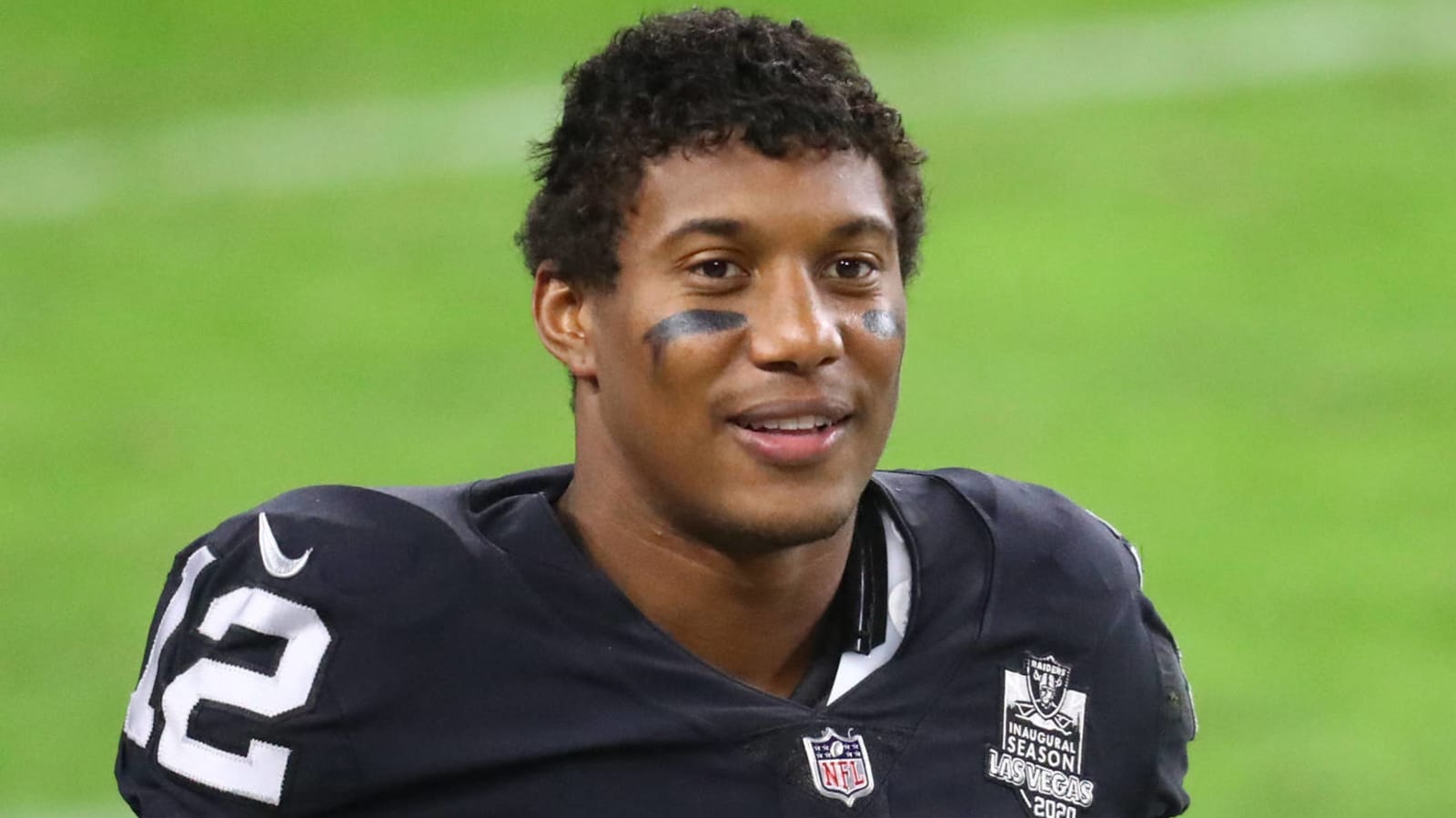 Raiders to re-sign WR Zay Jones