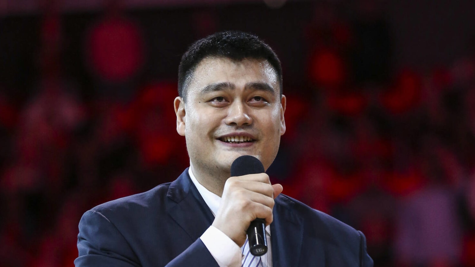 Yao Ming Trolled Houston Rockets Teammates While Inviting Them To A Charity Event: "Please Bring Your Wives. Please Bring Your Girlfriends. Please Don&#39;t Bring Both."