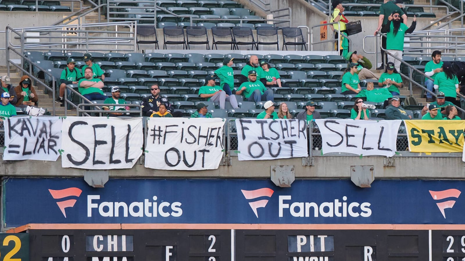 MLB restores highlight clip to include edited-out anti-A's banners