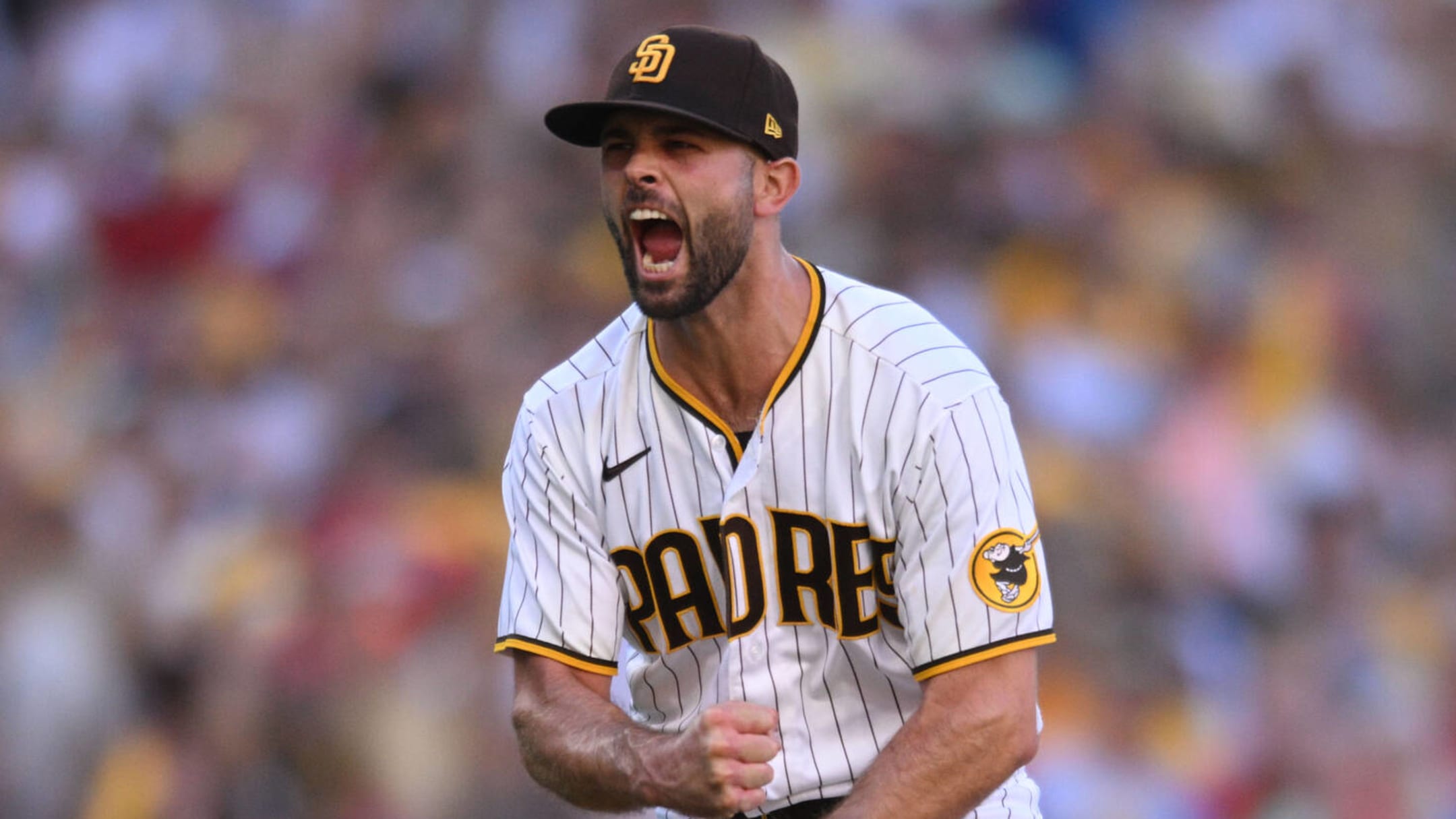 Padres retain Nick Martinez on a three-year deal