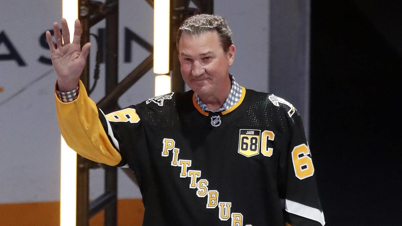 Owner and player: Mario Lemieux decided when to stop training