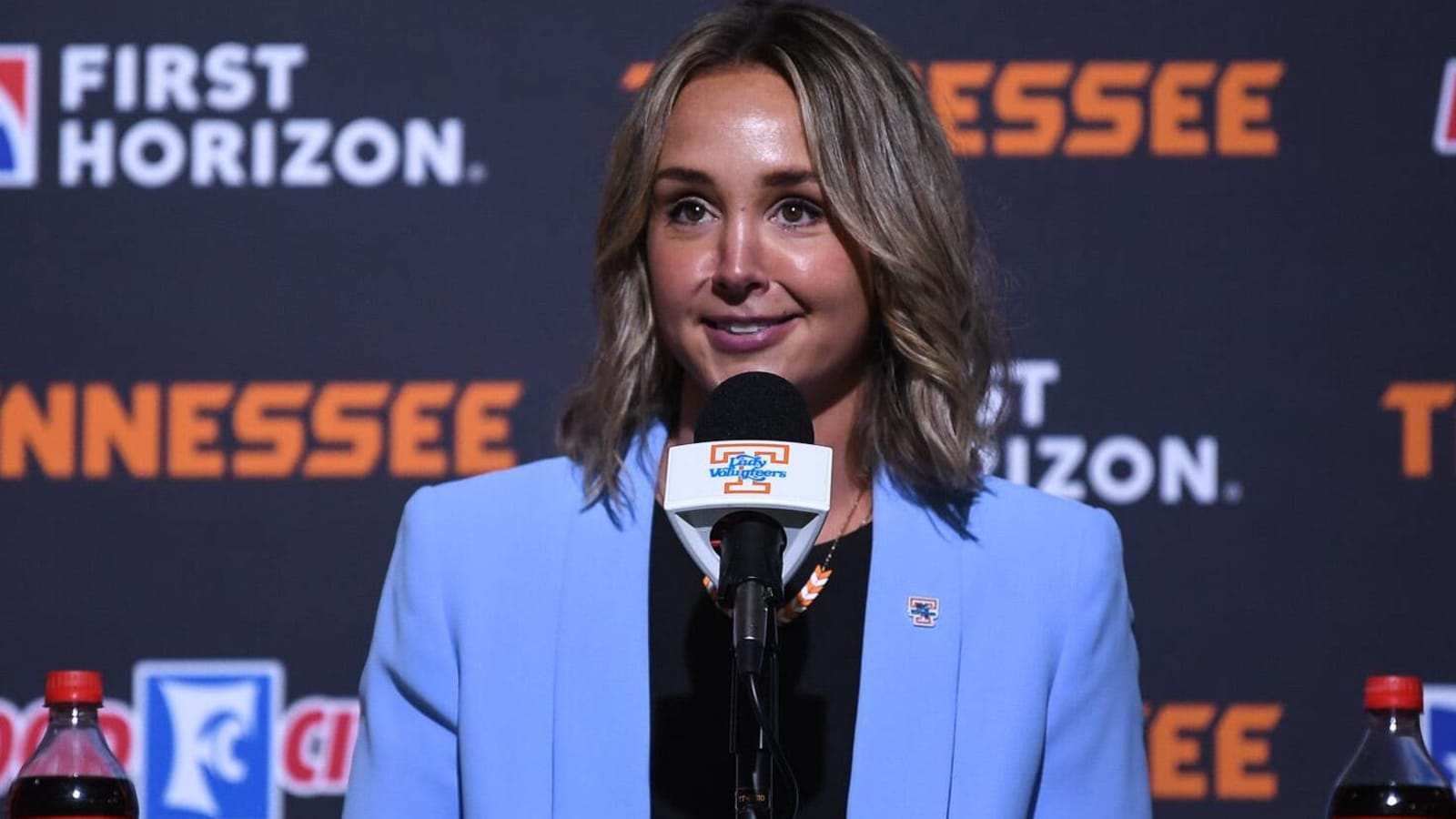 New Lady Vols HC Kim Caldwell has a mic drop moment during introductory press conference