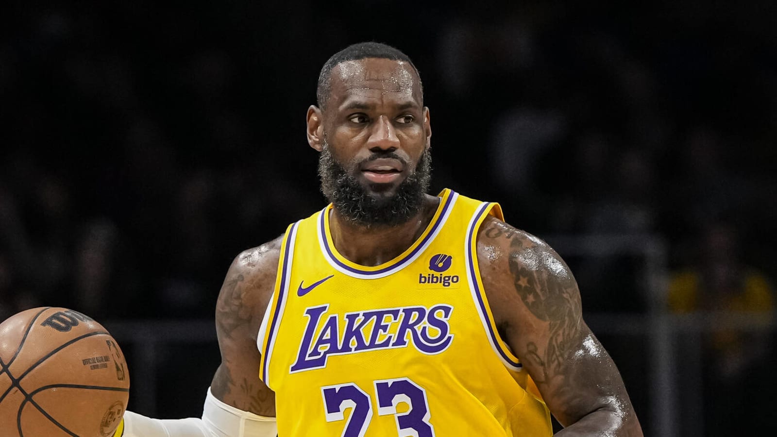 Report: Lakers strongly prefer LeBron James retires with franchise