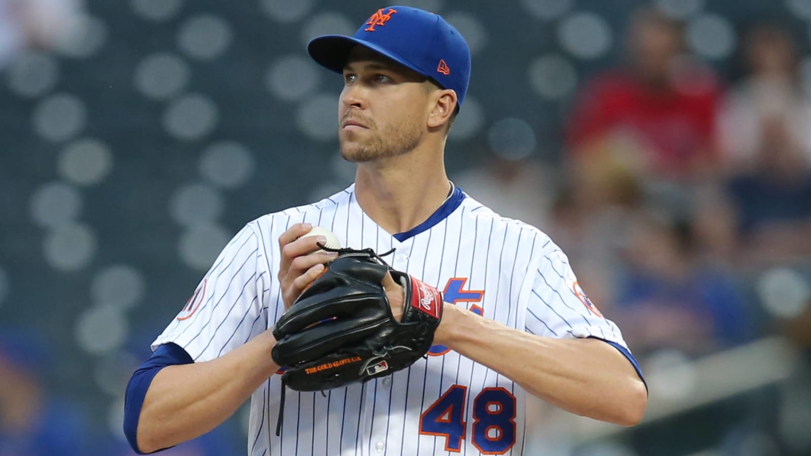 Jacob deGrom exits due to right shoulder issues