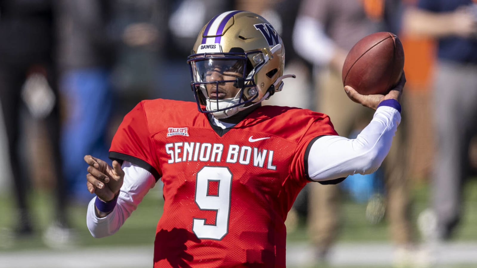 Raiders reportedly zeroing in on this QB ahead of NFL Draft