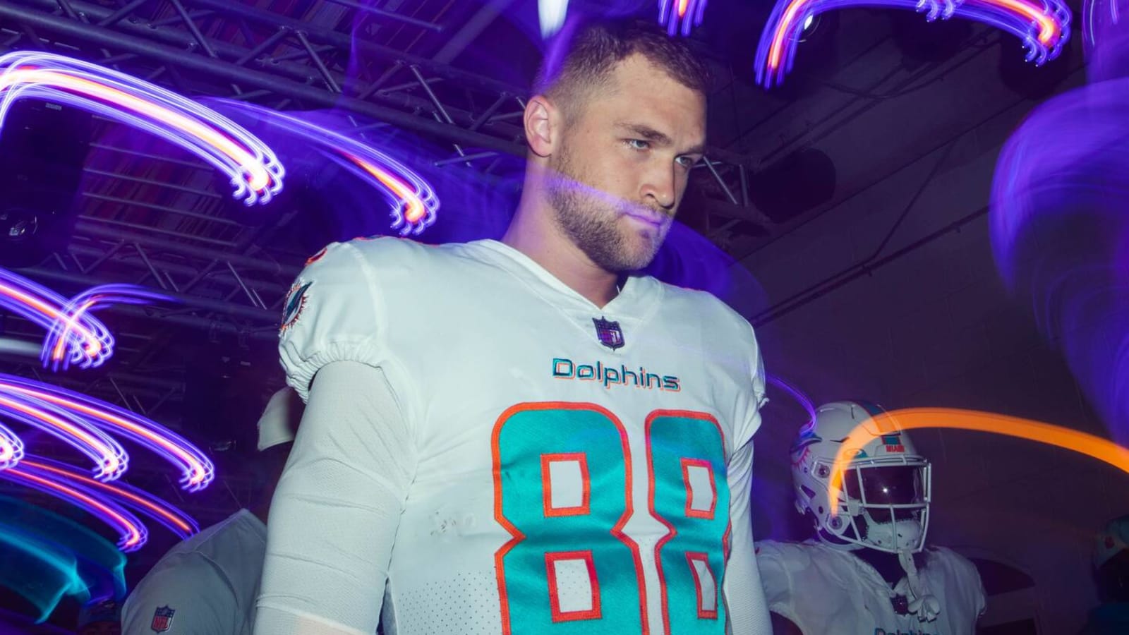 Mike Gesicki has funny response to Caleb Williams' desire to team up on Dolphins