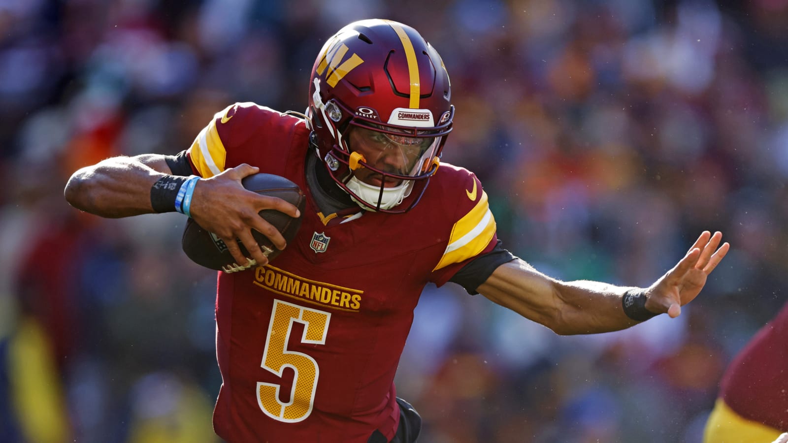 Jayden Daniels is closing in on this rookie QB record