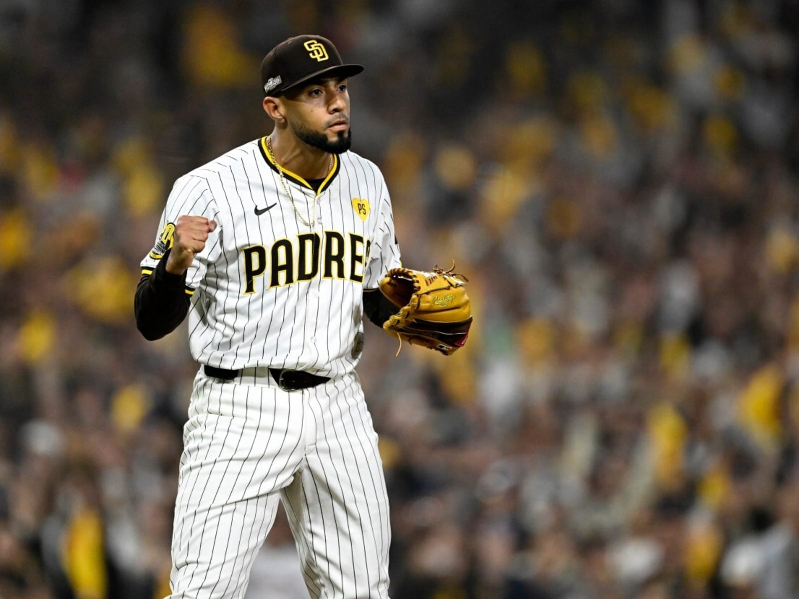 Padres reportedly shopping All-Star closer this offseason Padres reportedly shopping All-Star closer this offseason