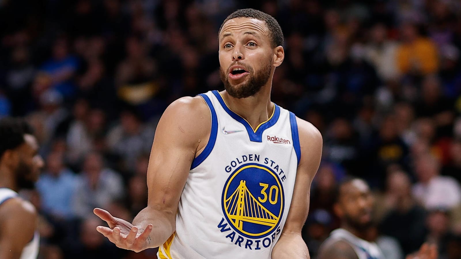 Steph Curry had awesome interaction with young fan before game