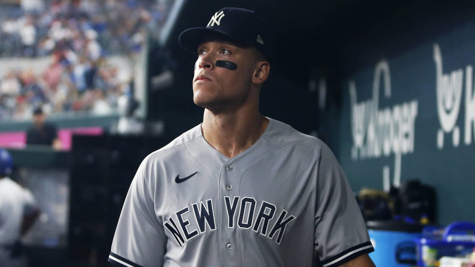 Husband of Cowboys, Mavs reporter catches Judge's No. 62 ball Yardbarker