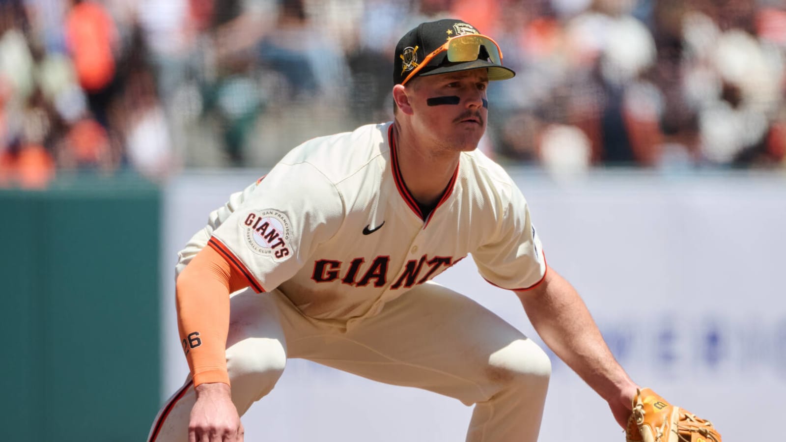 Watch: Giants’ Matt Chapman makes unreal barehanded play to beat Mets