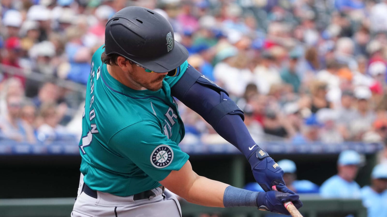 Mariners release veteran third baseman