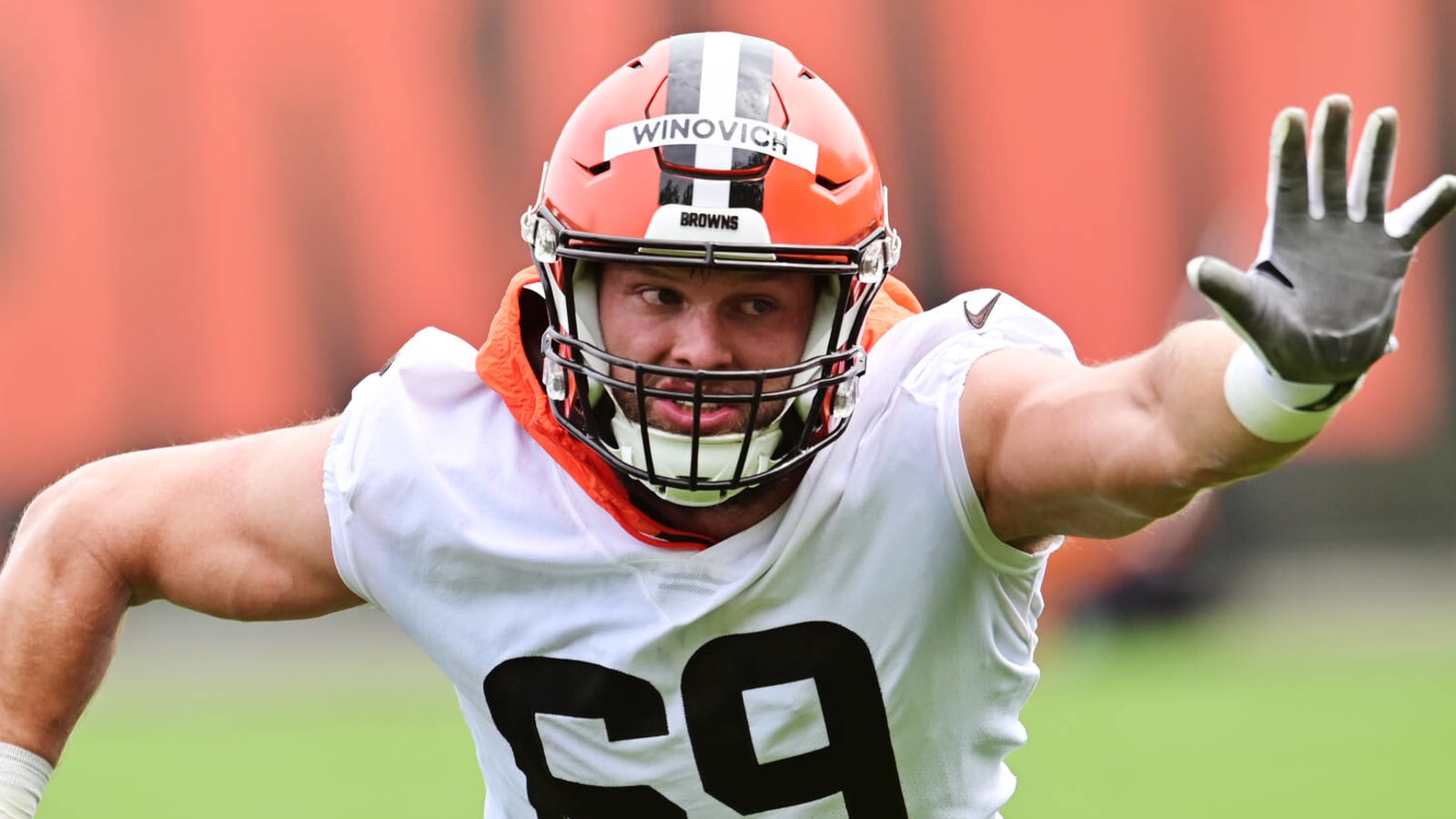 Browns designate Chase Winovich, Jerome Ford to return from IR