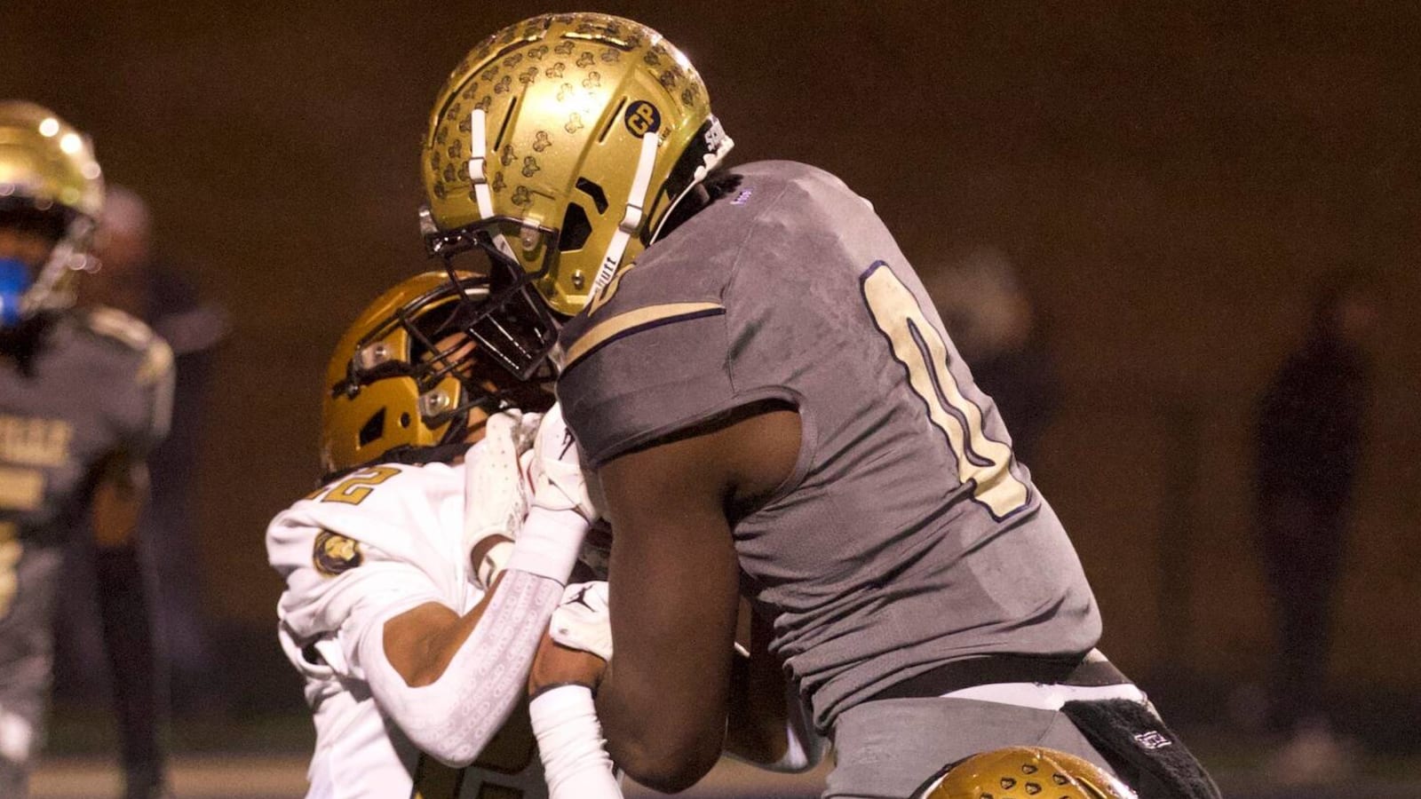 Tennessee Vols recruiting target goes viral for insane moment during basketball game
