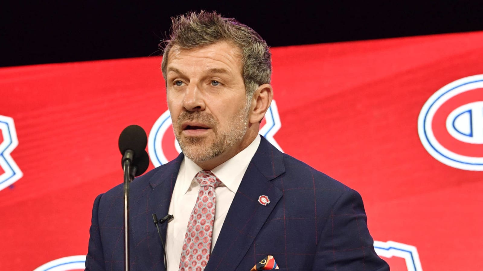 Canadiens GM Marc Bergevin tests positive for COVID-19