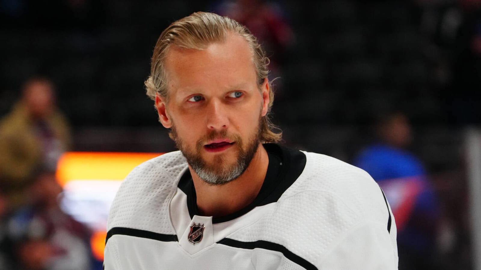 Kings re-sign Alex Edler to one-year contract extension