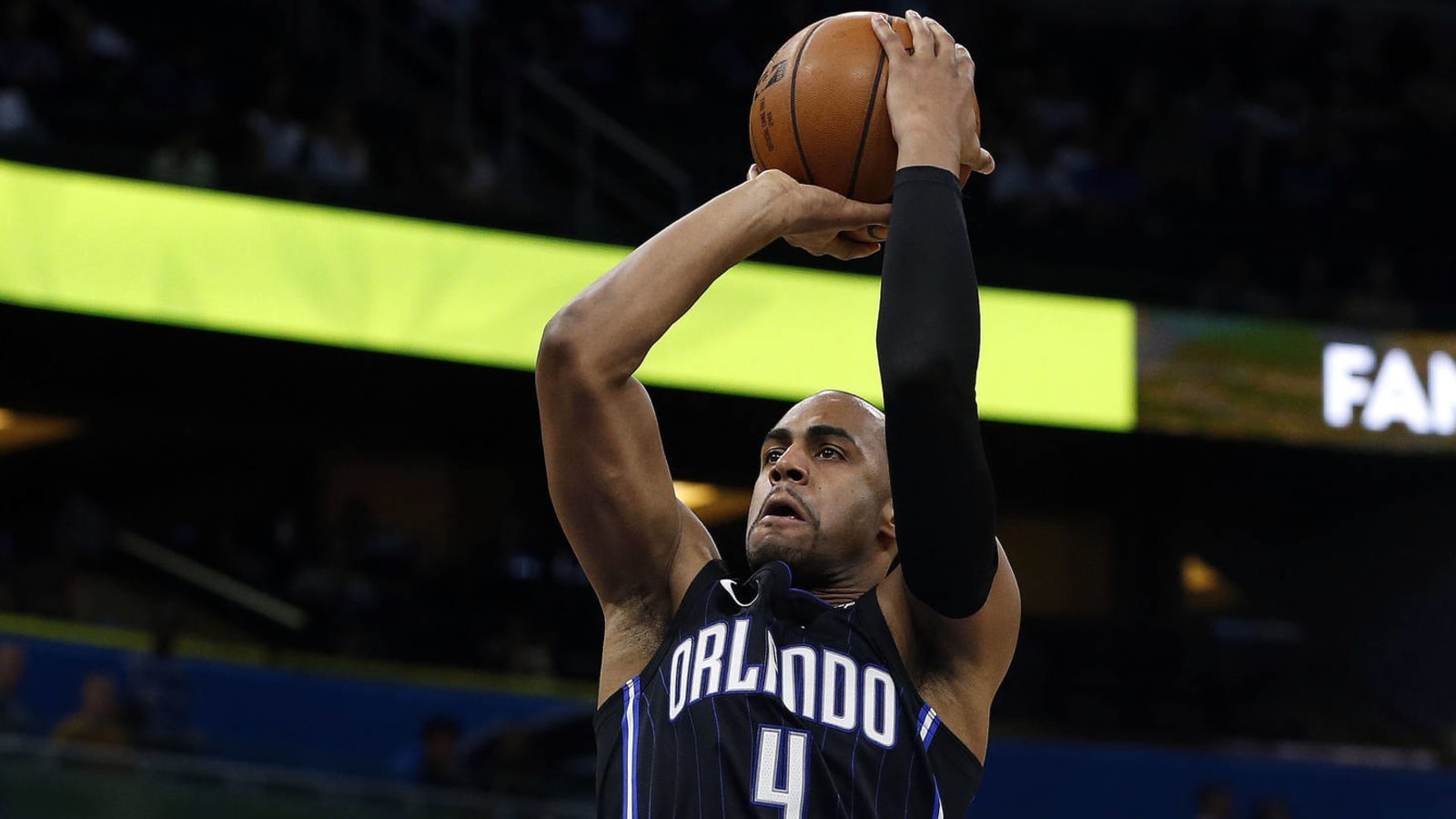 Report: Former NBA star Arron Afflalo part of group trying to buy Timberwolves