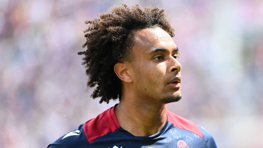 Report says Aston Villa are Arsenal’s biggest rivals for Zirkzee