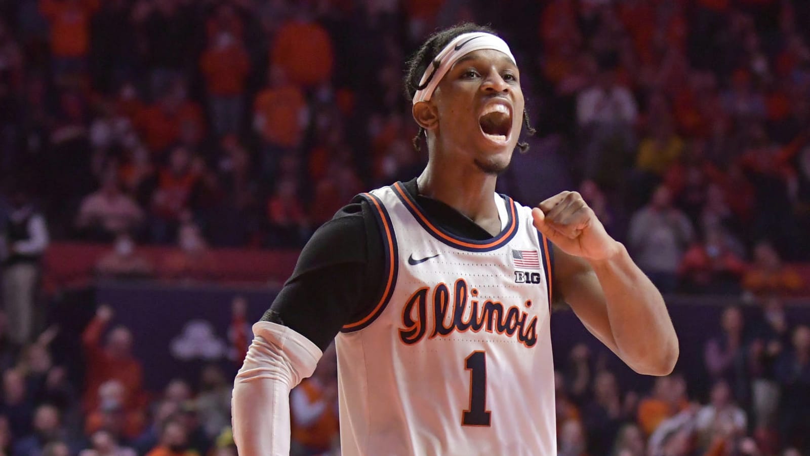 No. 10 Illinois nips No. 24 Michigan State, 56-55.